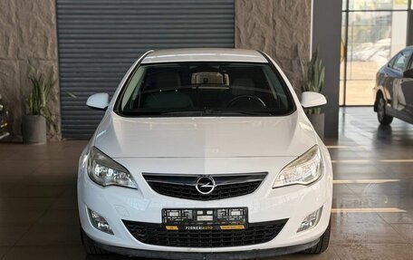 Opel Astra J, 2011 год, 830 000 рублей, 2 фотография