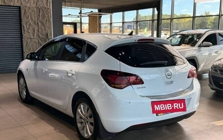 Opel Astra J, 2011 год, 830 000 рублей, 7 фотография