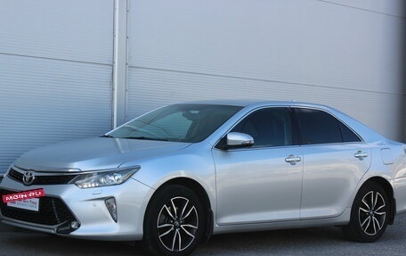 Toyota Camry, 2017 год, 2 385 000 рублей, 5 фотография