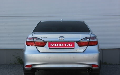 Toyota Camry, 2017 год, 2 385 000 рублей, 4 фотография