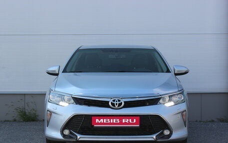 Toyota Camry, 2017 год, 2 385 000 рублей, 3 фотография