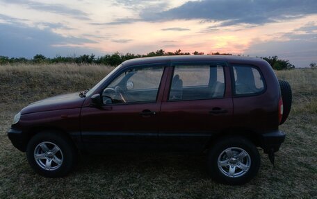 Chevrolet Niva I рестайлинг, 2004 год, 370 000 рублей, 1 фотография