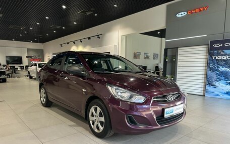 Hyundai Solaris II рестайлинг, 2012 год, 800 000 рублей, 3 фотография
