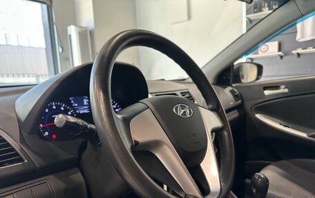 Hyundai Solaris II рестайлинг, 2012 год, 800 000 рублей, 12 фотография