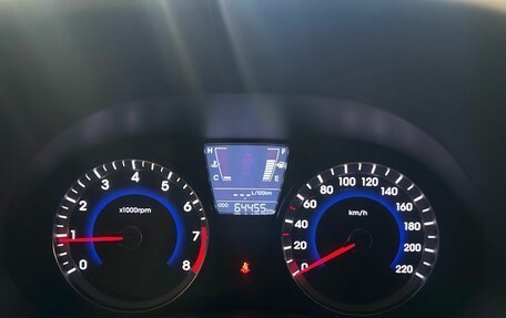 Hyundai Solaris II рестайлинг, 2012 год, 800 000 рублей, 14 фотография
