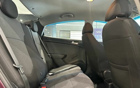 Hyundai Solaris II рестайлинг, 2012 год, 800 000 рублей, 11 фотография