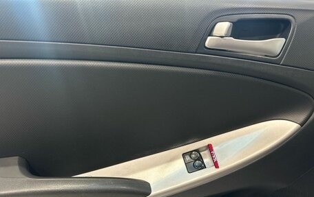 Hyundai Solaris II рестайлинг, 2012 год, 800 000 рублей, 17 фотография