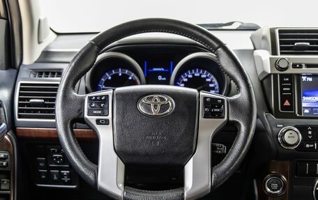 Toyota Land Cruiser Prado 150 рестайлинг 2, 2014 год, 3 248 000 рублей, 22 фотография