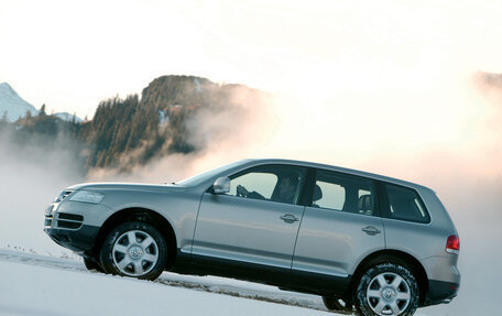 Volkswagen Touareg III, 2004 год, 535 000 рублей, 2 фотография