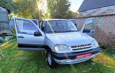 Chevrolet Niva I рестайлинг, 2005 год, 323 000 рублей, 1 фотография