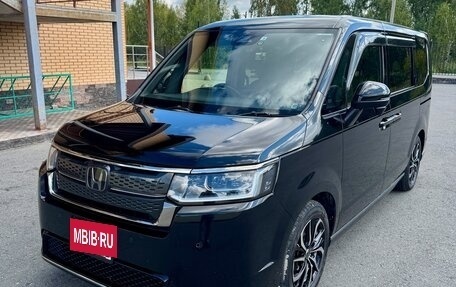 Honda Stepwgn, 2022 год, 2 750 000 рублей, 3 фотография