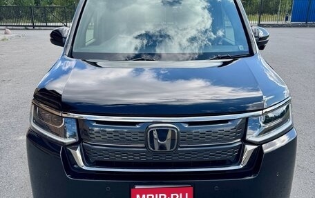 Honda Stepwgn, 2022 год, 2 750 000 рублей, 2 фотография