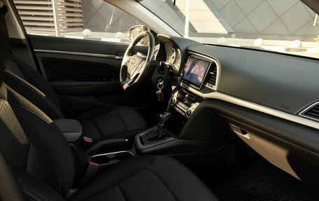 Hyundai Elantra VI рестайлинг, 2018 год, 1 730 000 рублей, 6 фотография