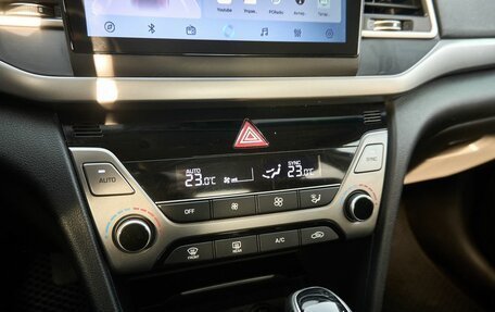 Hyundai Elantra VI рестайлинг, 2018 год, 1 730 000 рублей, 10 фотография