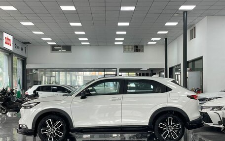 Honda Vezel, 2022 год, 1 800 000 рублей, 6 фотография