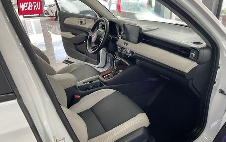 Honda Vezel, 2022 год, 1 800 000 рублей, 11 фотография