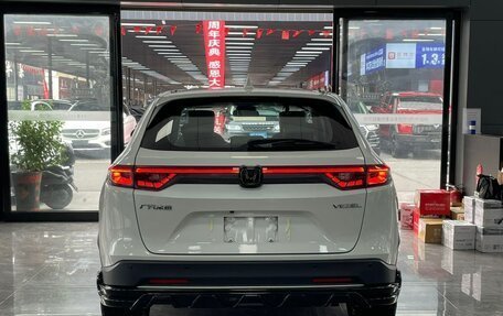 Honda Vezel, 2022 год, 1 800 000 рублей, 16 фотография