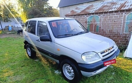 Chevrolet Niva I рестайлинг, 2005 год, 323 000 рублей, 2 фотография