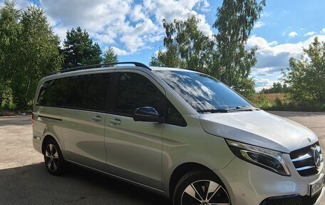 Mercedes-Benz V-Класс, 2021 год, 5 750 000 рублей, 3 фотография