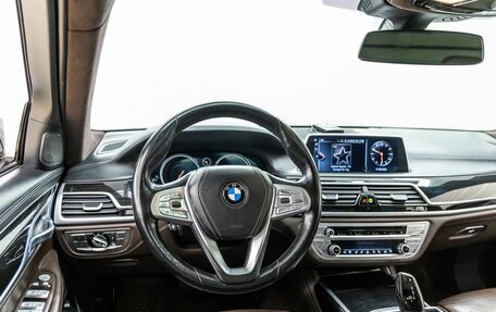 BMW 7 серия, 2016 год, 2 998 000 рублей, 14 фотография
