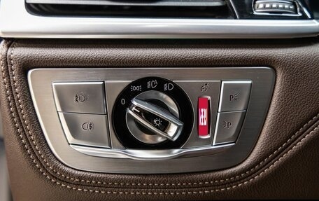 BMW 7 серия, 2016 год, 2 998 000 рублей, 30 фотография