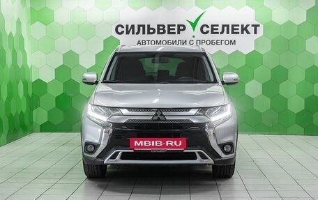 Mitsubishi Outlander III рестайлинг 3, 2020 год, 2 300 000 рублей, 3 фотография