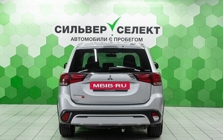 Mitsubishi Outlander III рестайлинг 3, 2020 год, 2 300 000 рублей, 4 фотография