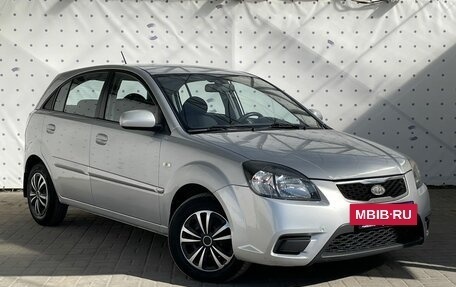 KIA Rio II, 2011 год, 740 000 рублей, 2 фотография