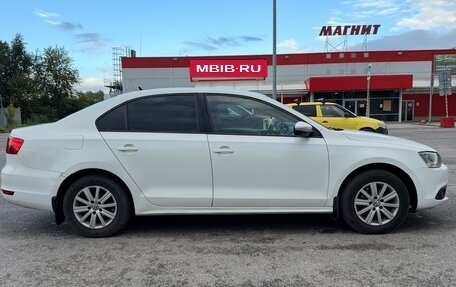 Volkswagen Jetta VI, 2014 год, 990 000 рублей, 3 фотография