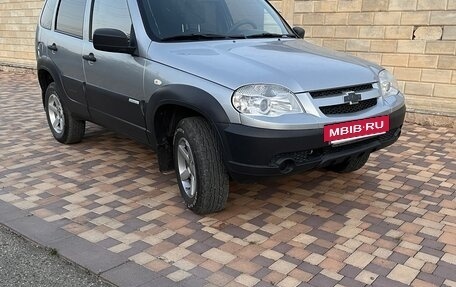 Chevrolet Niva I рестайлинг, 2013 год, 550 000 рублей, 2 фотография