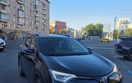 Toyota RAV4, 2015 год, 1 860 000 рублей, 4 фотография