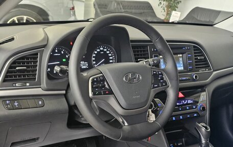 Hyundai Elantra VI рестайлинг, 2017 год, 1 785 000 рублей, 12 фотография