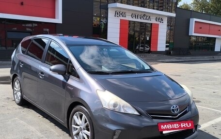 Toyota Prius v (+) I (ZVW40/41) рестайлинг, 2013 год, 1 150 000 рублей, 2 фотография