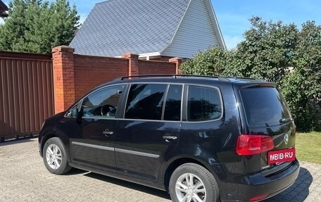 Volkswagen Touran III, 2013 год, 1 100 000 рублей, 8 фотография