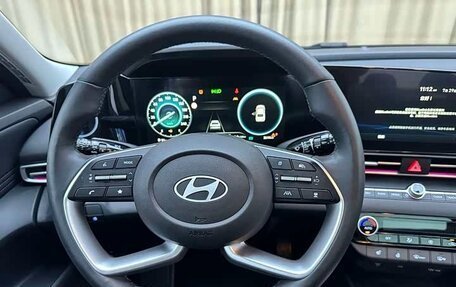 Hyundai Elantra, 2023 год, 1 290 000 рублей, 13 фотография