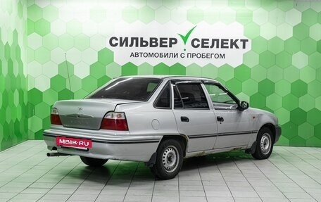 Daewoo Nexia I рестайлинг, 2004 год, 100 000 рублей, 2 фотография
