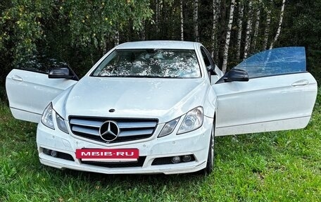 Mercedes-Benz E-Класс, 2010 год, 1 300 000 рублей, 10 фотография