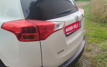 Toyota RAV4, 2013 год, 1 950 000 рублей, 7 фотография