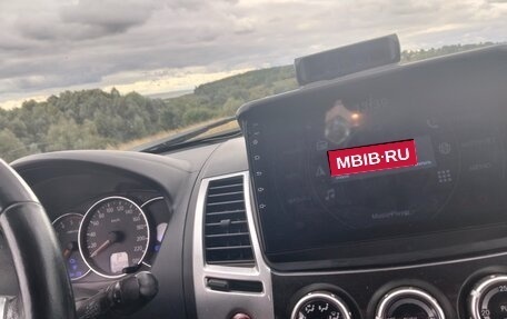 Mitsubishi Pajero Sport II рестайлинг, 2013 год, 1 785 000 рублей, 10 фотография