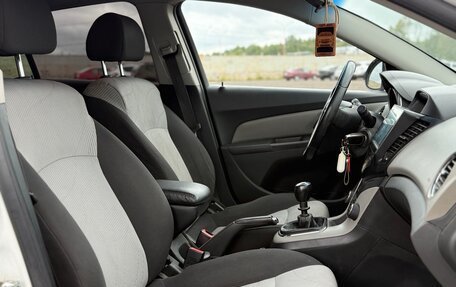 Chevrolet Cruze II, 2012 год, 629 999 рублей, 15 фотография