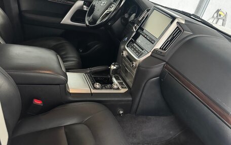 Toyota Land Cruiser 200, 2016 год, 5 470 000 рублей, 8 фотография