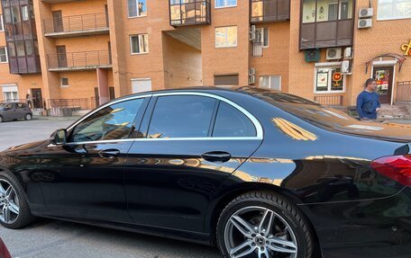 Mercedes-Benz E-Класс, 2019 год, 2 550 000 рублей, 2 фотография