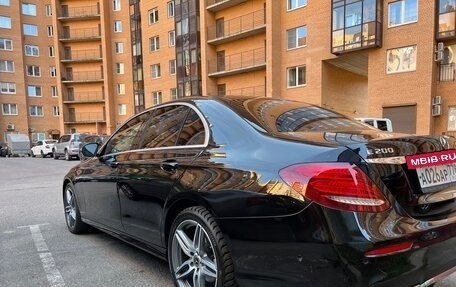 Mercedes-Benz E-Класс, 2019 год, 2 550 000 рублей, 3 фотография