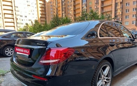Mercedes-Benz E-Класс, 2019 год, 2 550 000 рублей, 4 фотография