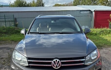 Volkswagen Touareg III, 2011 год, 1 650 000 рублей, 1 фотография