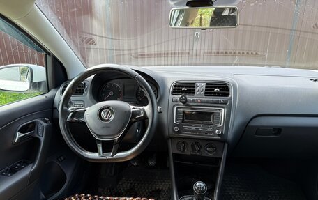 Volkswagen Polo VI (EU Market), 2017 год, 900 000 рублей, 10 фотография