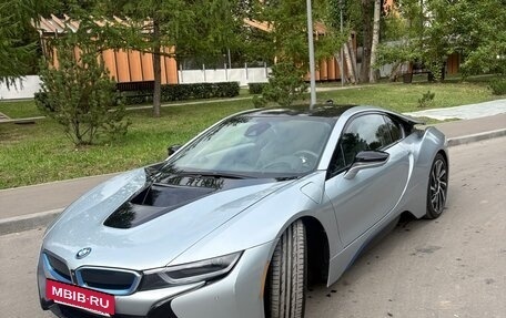 BMW i8 I рестайлинг, 2015 год, 4 500 000 рублей, 2 фотография