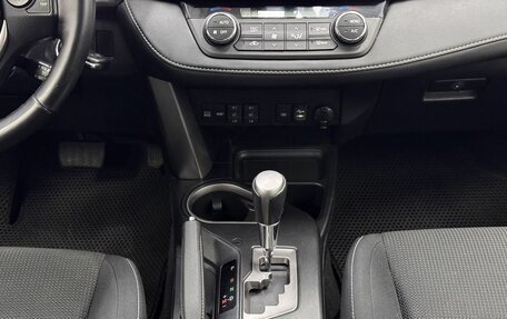 Toyota RAV4, 2016 год, 2 099 000 рублей, 14 фотография