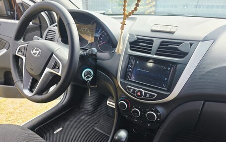 Hyundai Solaris II рестайлинг, 2014 год, 700 000 рублей, 13 фотография