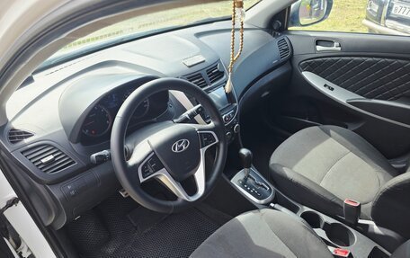 Hyundai Solaris II рестайлинг, 2014 год, 700 000 рублей, 19 фотография